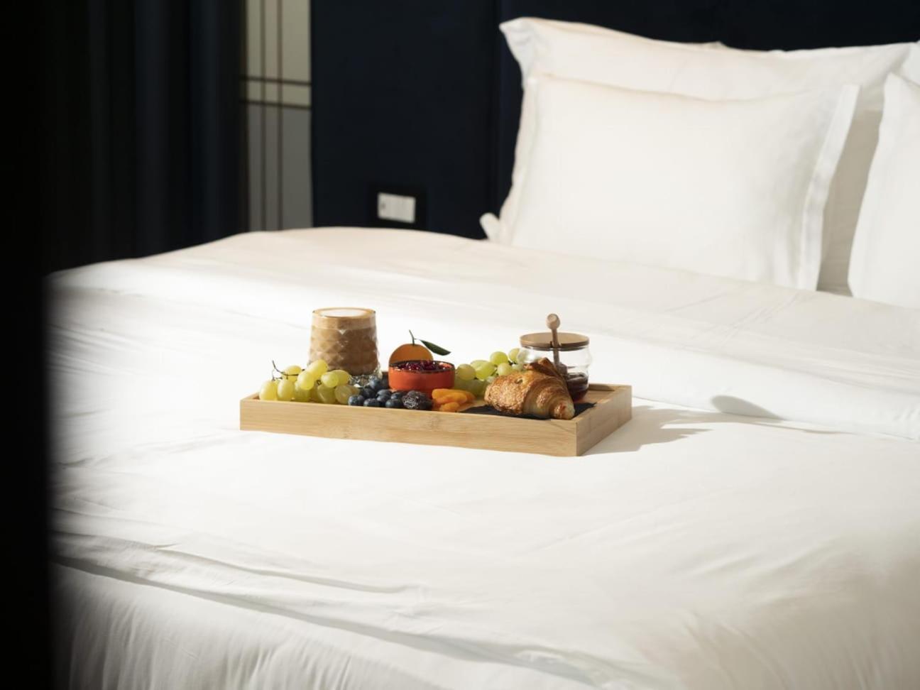 Moncafe Boutique Hotel & Spa Tirana Kültér fotó