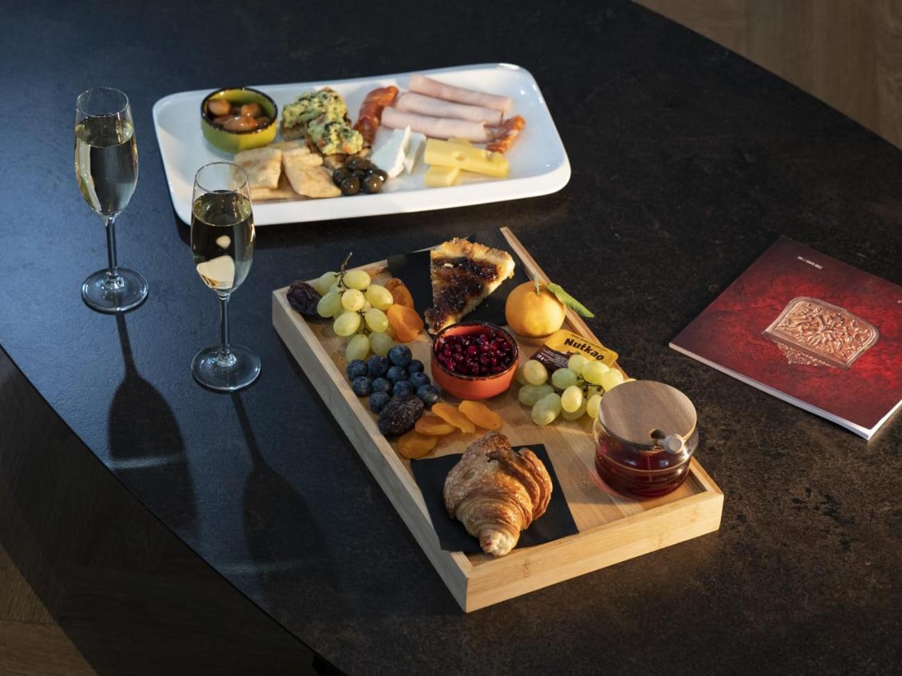 Moncafe Boutique Hotel & Spa Tirana Kültér fotó