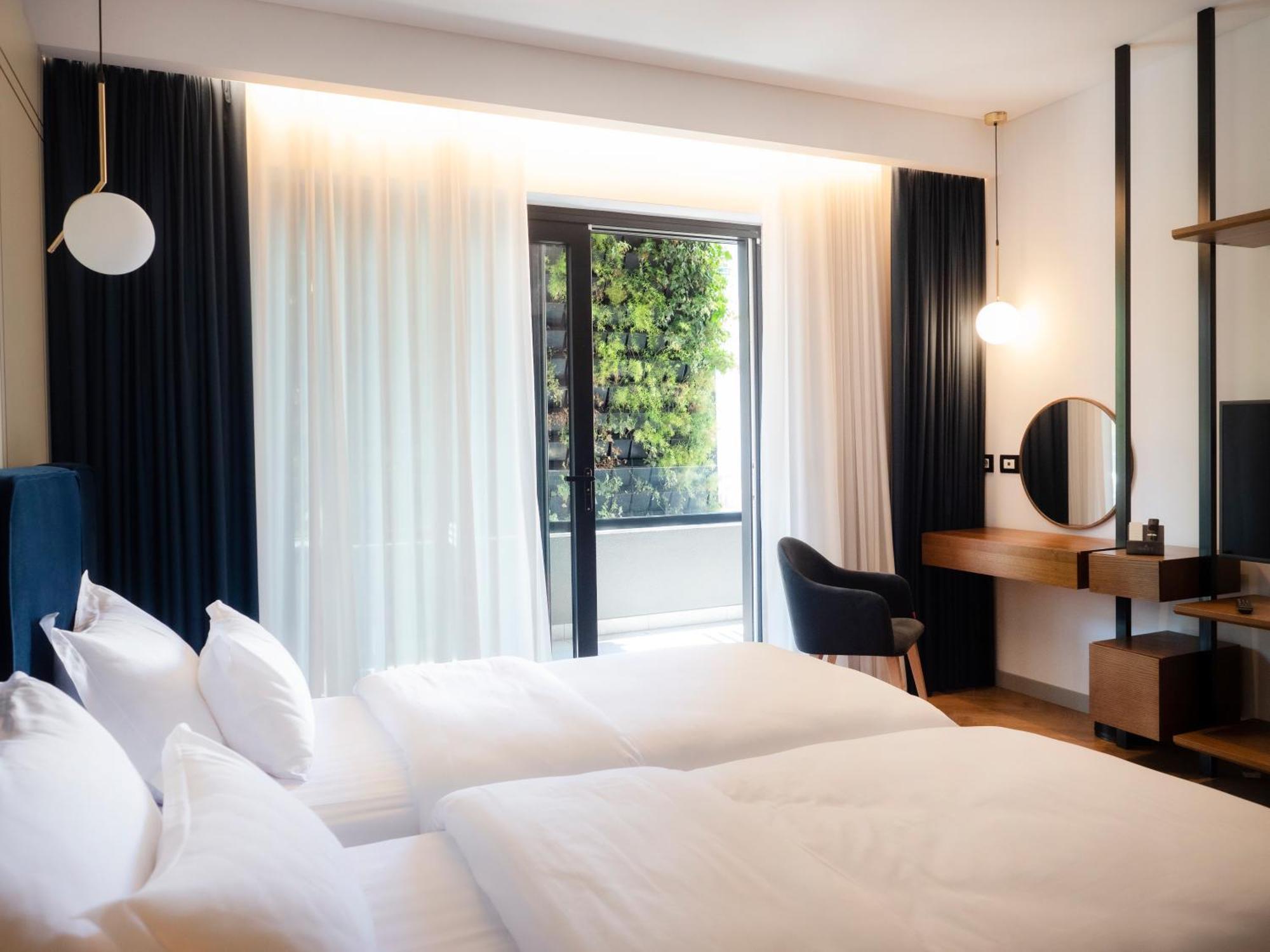 Moncafe Boutique Hotel & Spa Tirana Kültér fotó